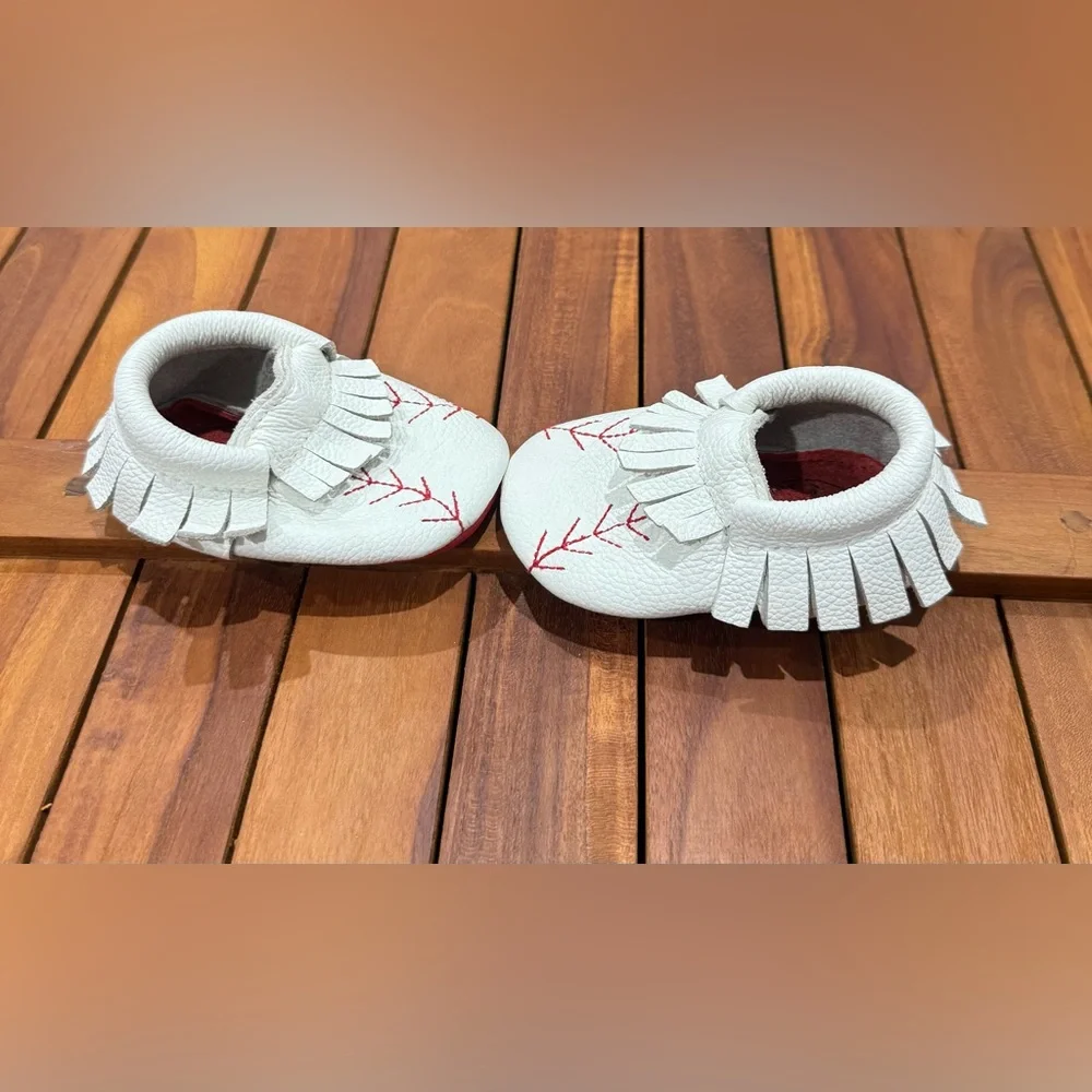 Birdrock Baby White Leather Moccasins with Red Stitching & Fringe Sz. 5.5